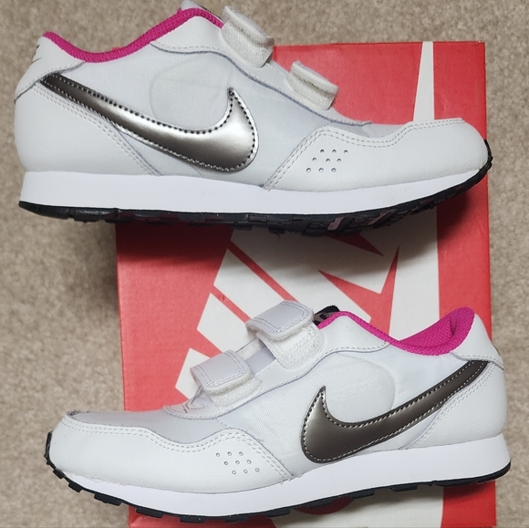 Nike MD Valiant (PSV) Kids' Shoes White Summit Black CN8559-105 NEW 2.5Y - Picture 3 of 6